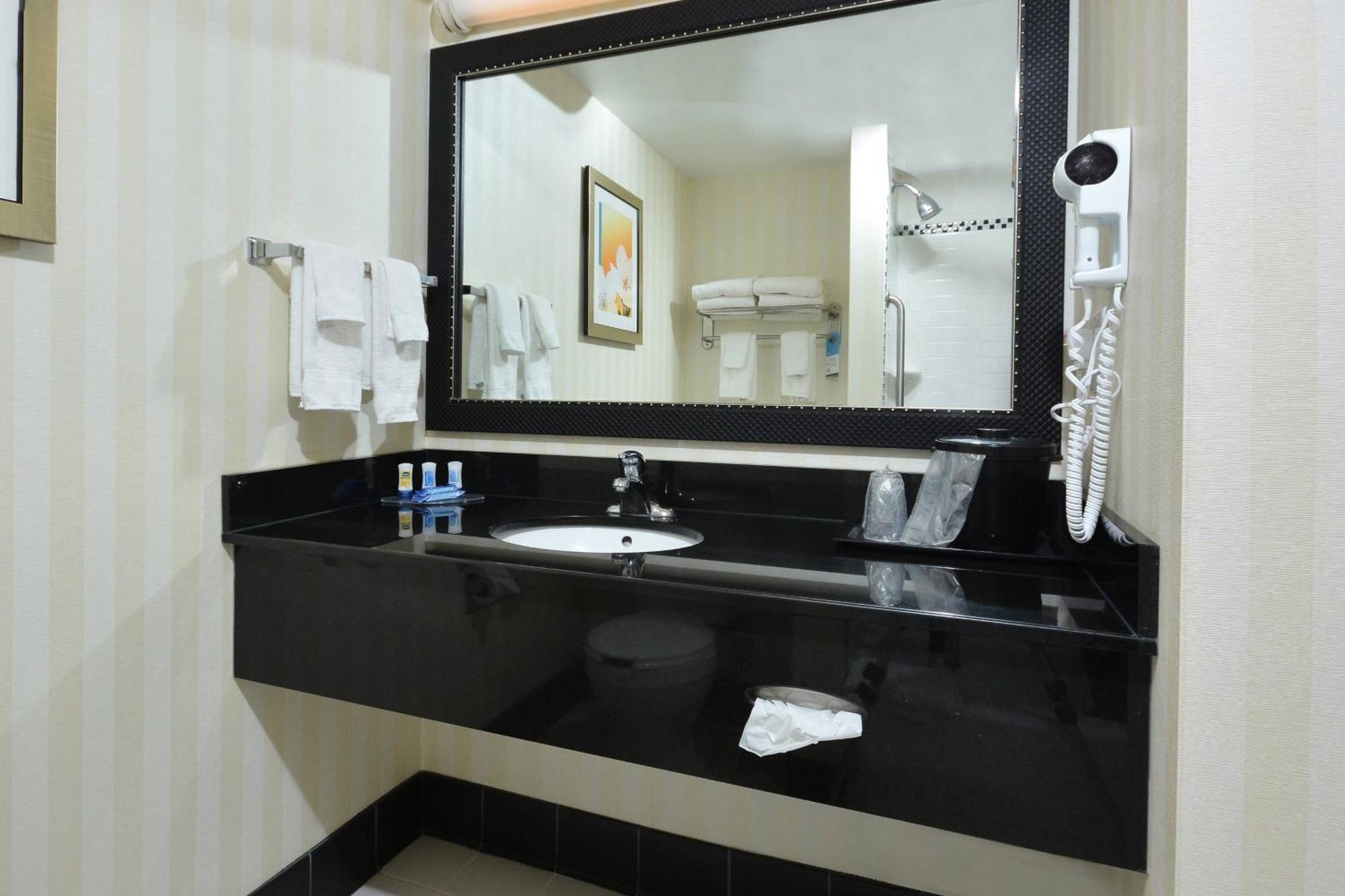 Fairfield Inn & Suites Wytheville Ngoại thất bức ảnh