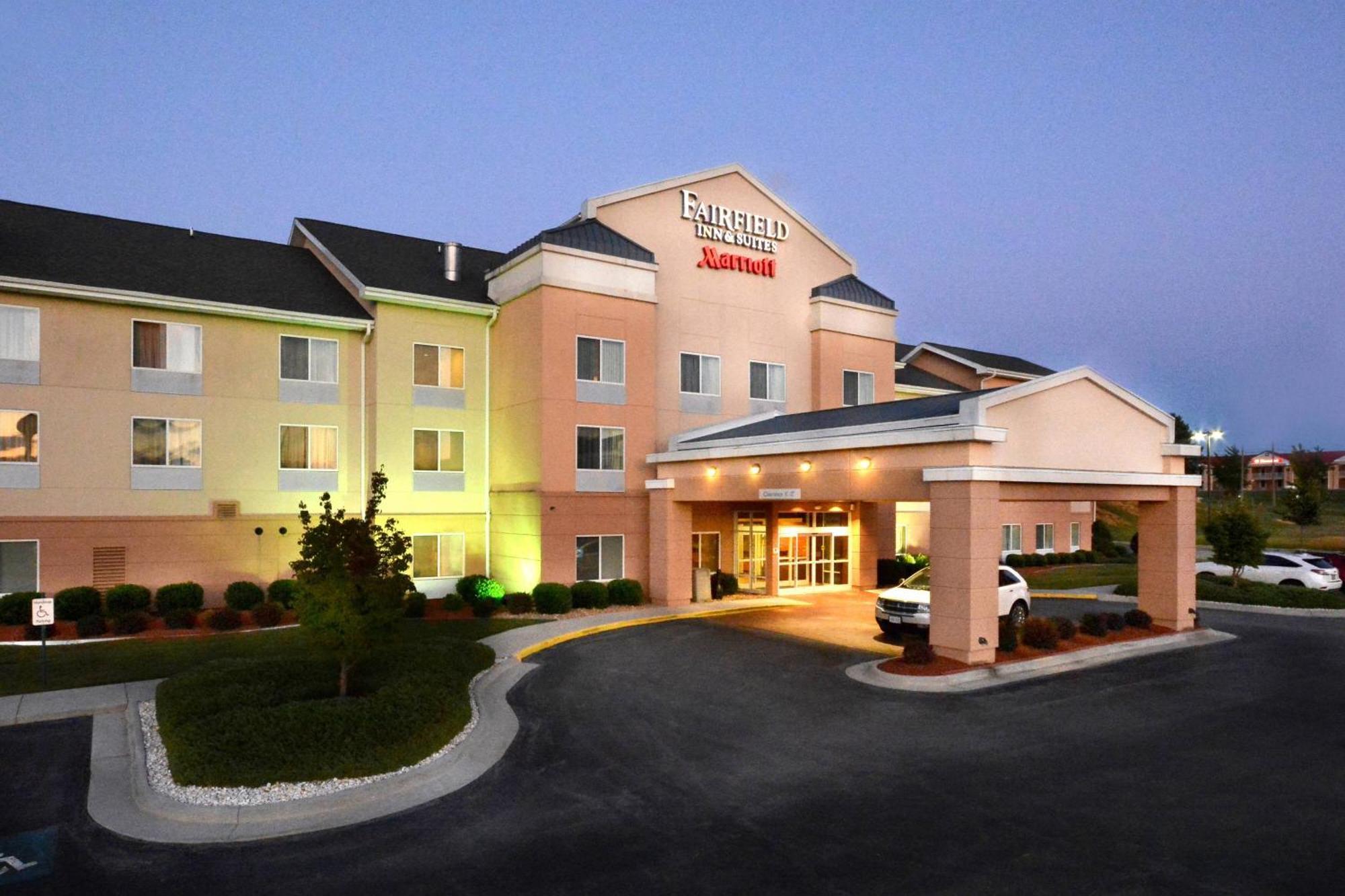 Fairfield Inn & Suites Wytheville Ngoại thất bức ảnh